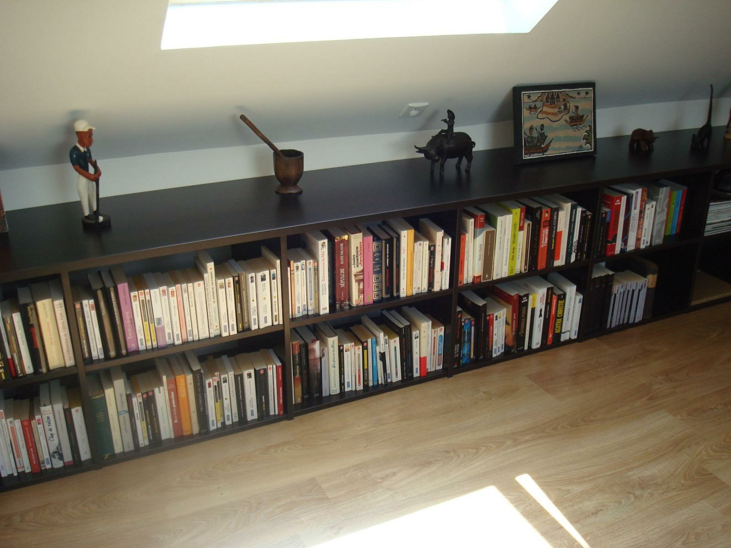 Bibliothéque bois wengué sous combles Bibliothéque bois wengué sous combles