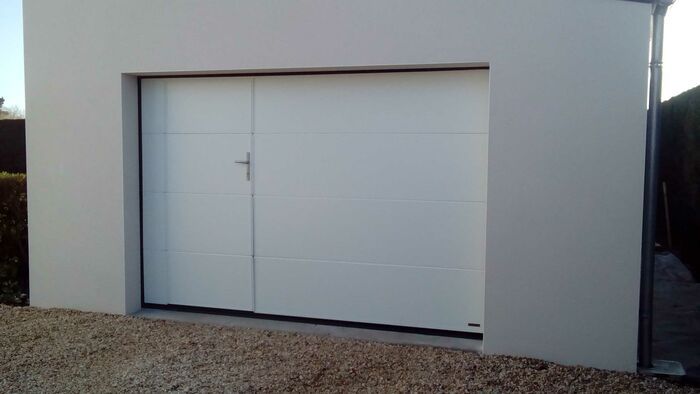Installation porte de garage ALUDOOR - TREGUNC dsc1832