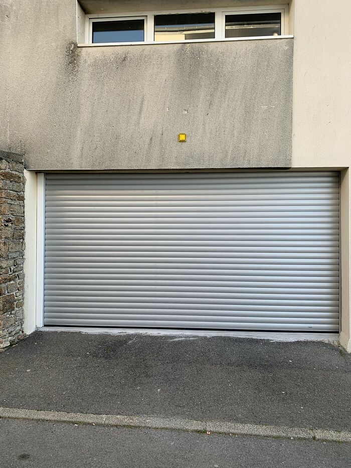 Porte de garage à enroulement - Concarneau 0